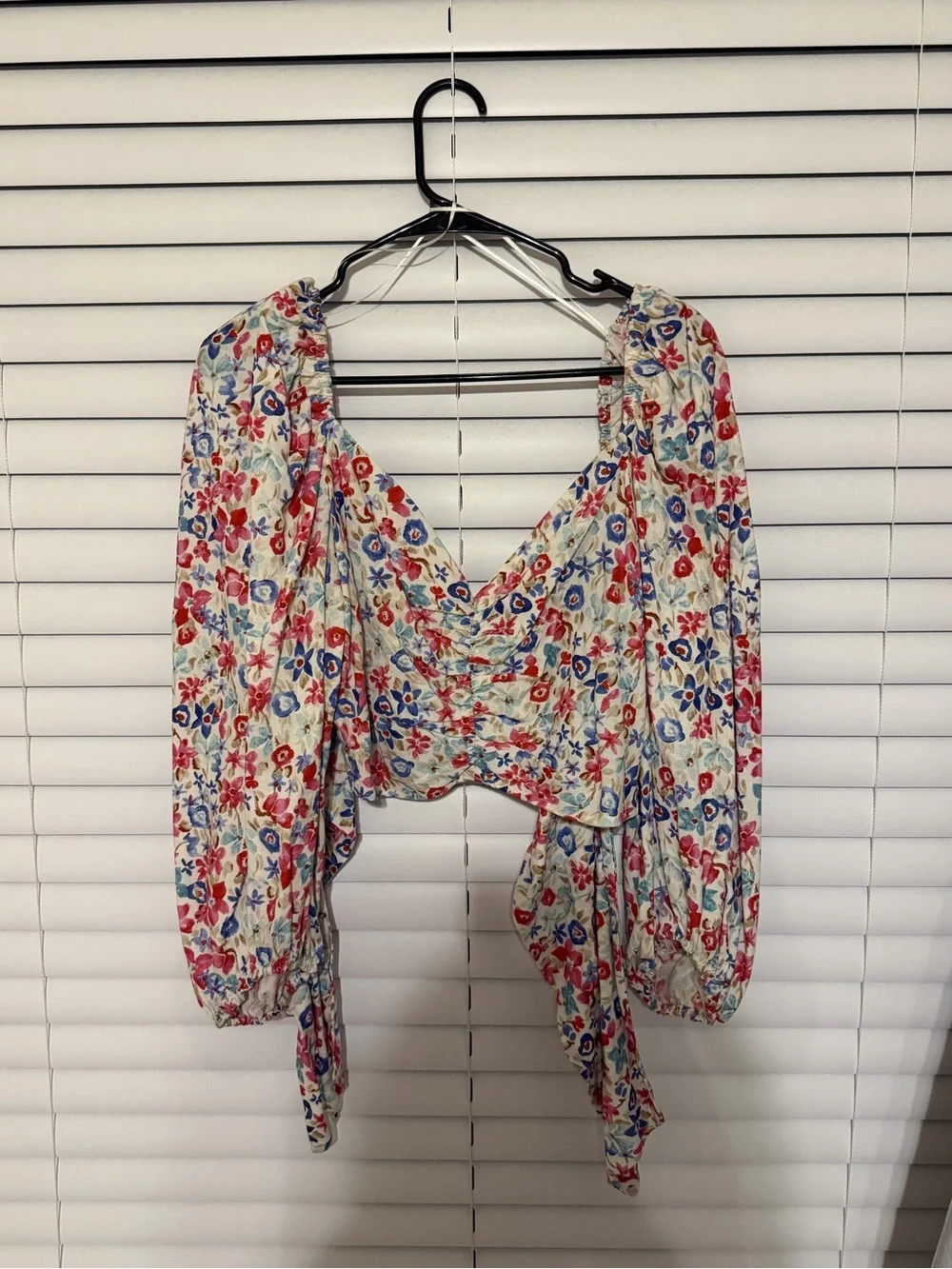 Zara White Floral Tie-Front Puff Sleeve Crop Top